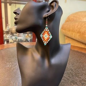 Handmade seed bead earring: